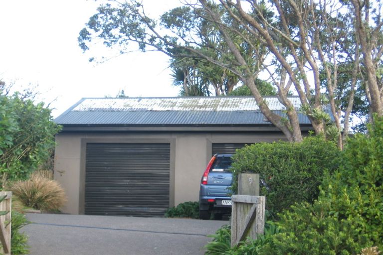 Photo of property in 9 Barrie Street, Johnsonville, Wellington, 6037