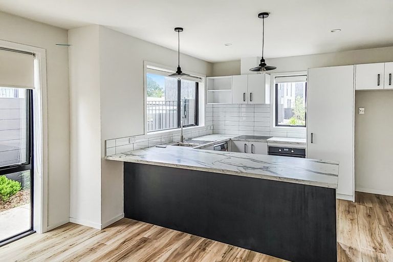 Photo of property in 37 Pipi Place, Levin, 5510