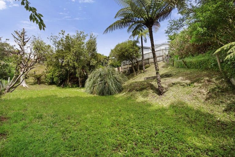 Photo of property in 5 Cara Crescent, Paparangi, Wellington, 6037