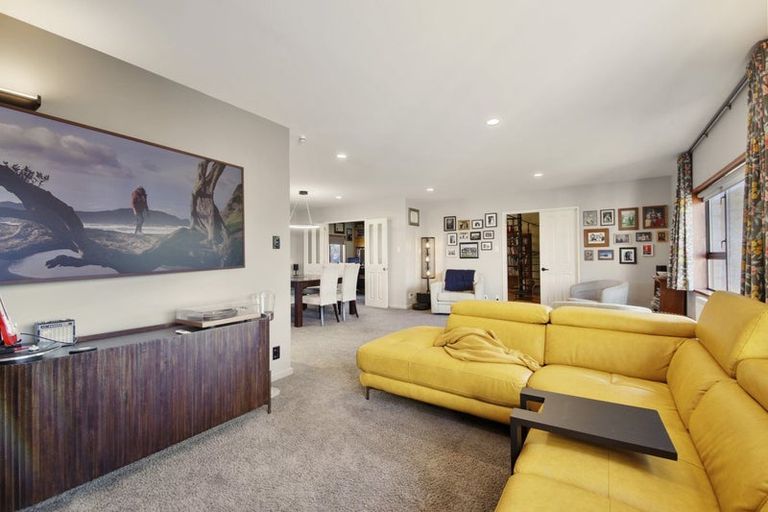 Photo of property in 1 Wakelin Place, Redwood, Christchurch, 8051