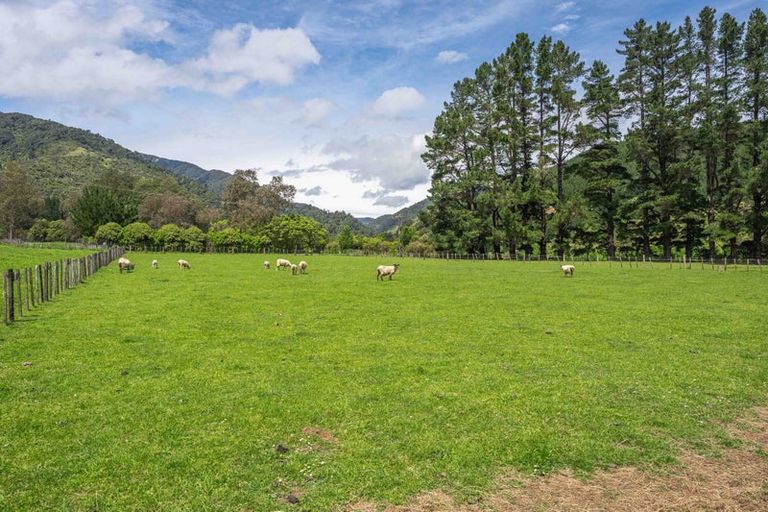 Photo of property in 50 Kents Road, Reikorangi, Waikanae, 5391
