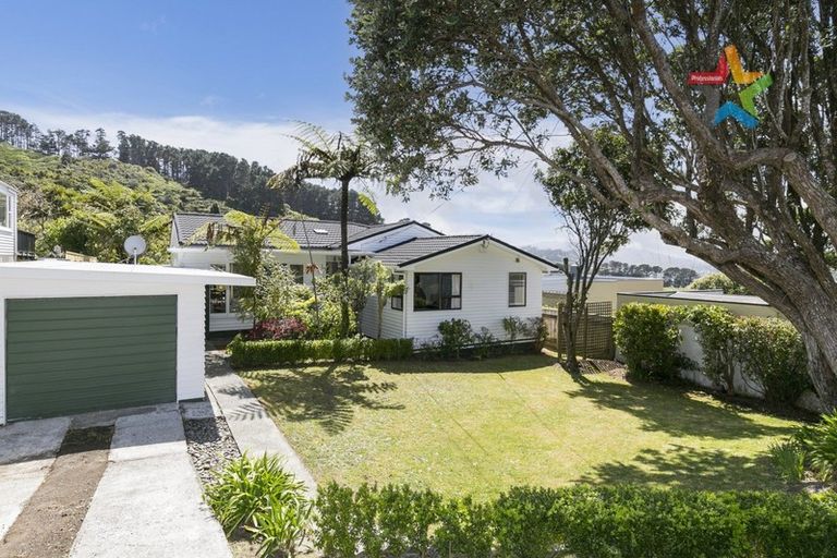 Photo of property in 23 Waikare Street, Karori, Wellington, 6012