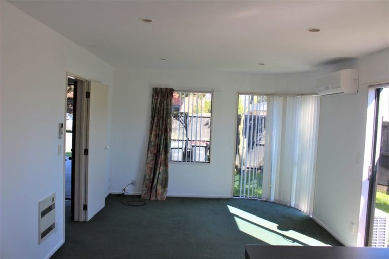 Photo of property in 74 Mandeville Street, Riccarton, Christchurch, 8011