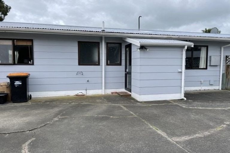 Photo of property in 4 Colonial Place, Kelvin Grove, Palmerston North, 4414