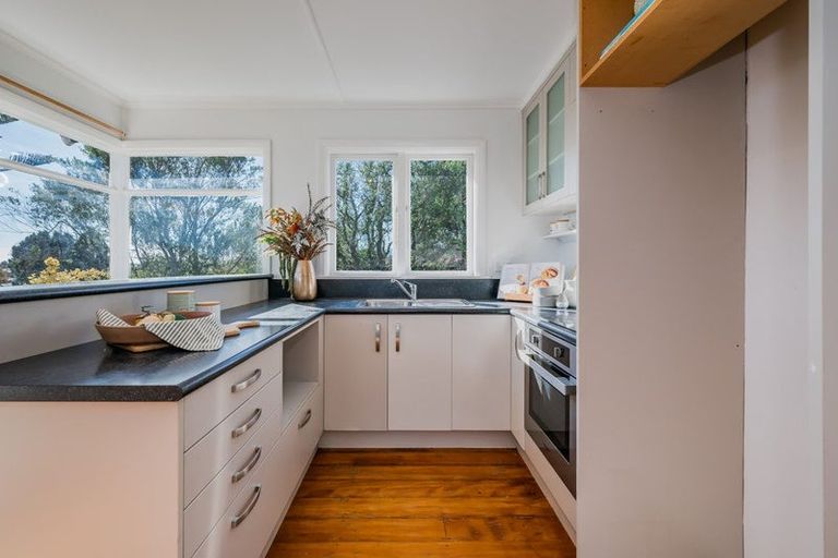 Photo of property in 55 Aorangi Road, Paraparaumu, 5032