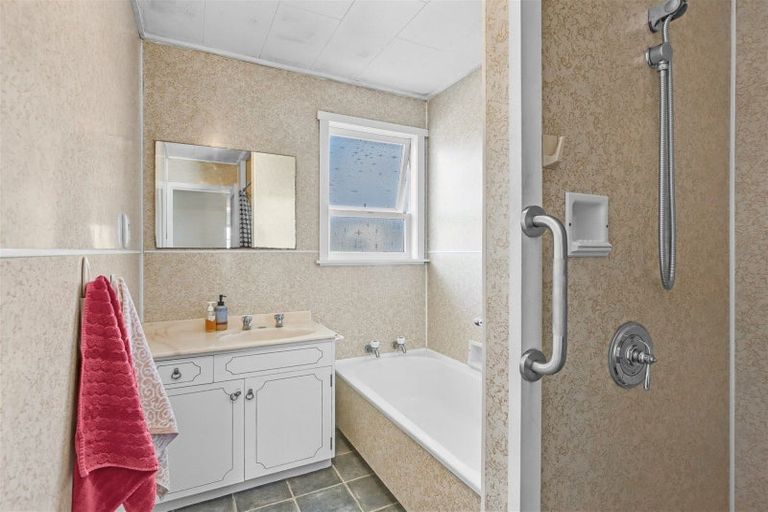 Photo of property in 45 Domett Street, Westport, 7825