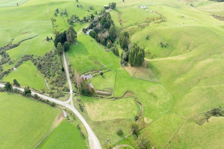 Photo of property in 28 Mandeville Road, Hokonui, Winton, 9782