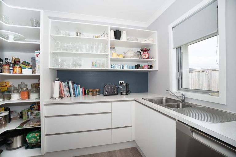 Photo of property in 32 Liberty Grove, Kelvin Grove, Palmerston North, 4414