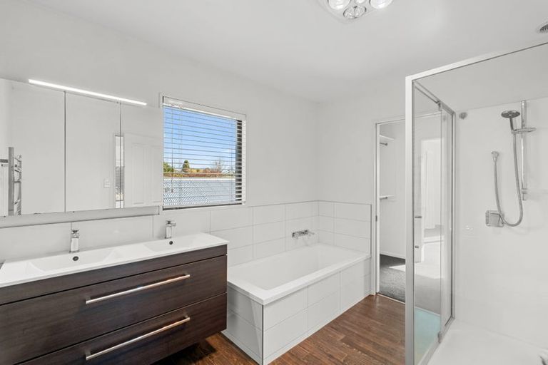 Photo of property in 6a Braco Place, Burnside, Christchurch, 8041