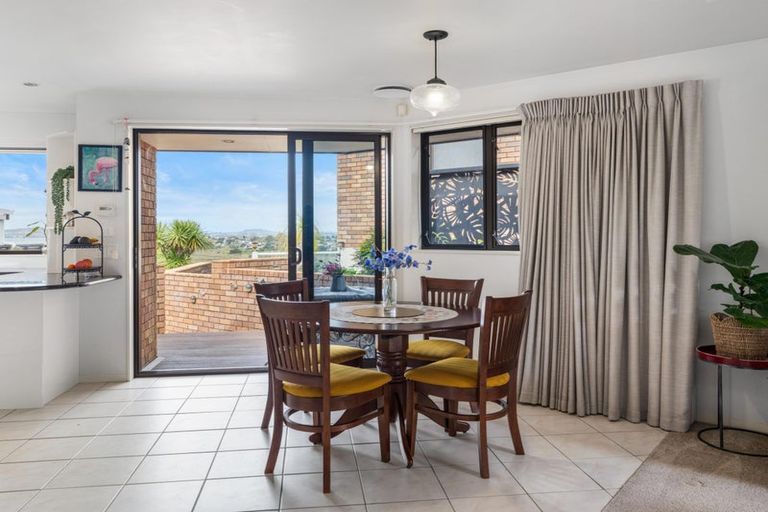 Photo of property in 9 Renoir Street, West Harbour, Auckland, 0618