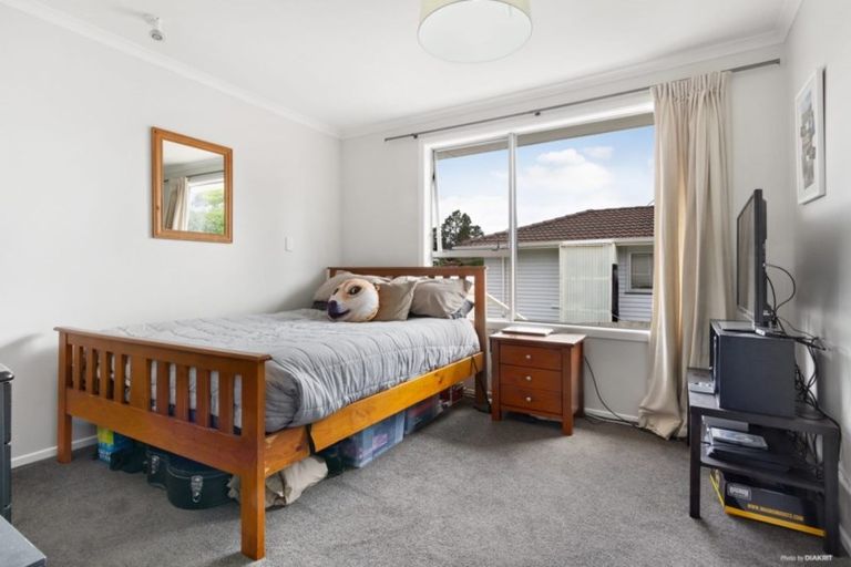 Photo of property in 170 Colwill Road, Massey, Auckland, 0614