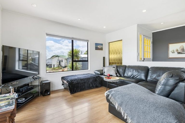 Photo of property in 1/38 Birkdale Road, Birkdale, Auckland, 0626