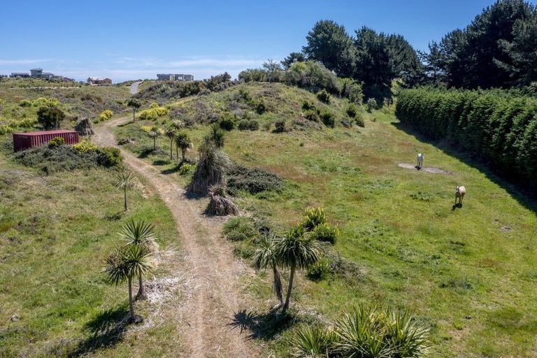 Photo of property in 18 Henham Lane, Waikawa Beach, Manakau, 5573