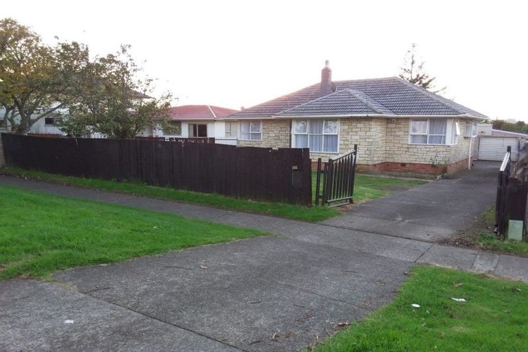 Photo of property in 533 Massey Road, Mangere, Auckland, 2022
