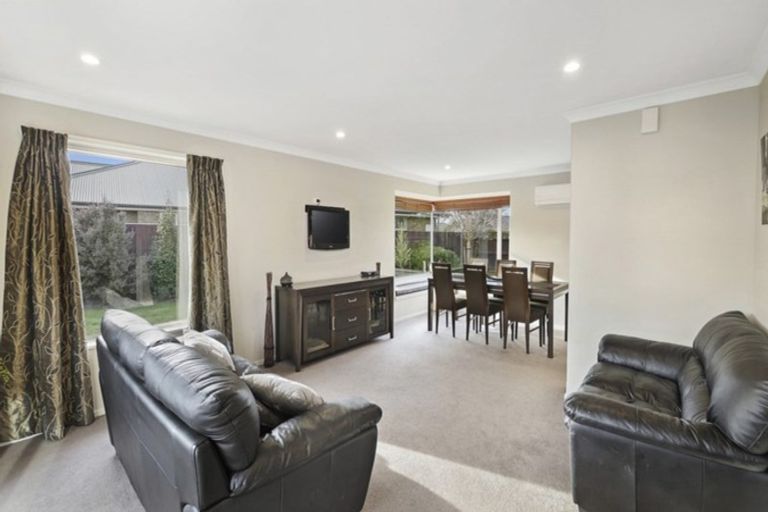 Photo of property in 25 Rochester Crescent, Rolleston, 7614