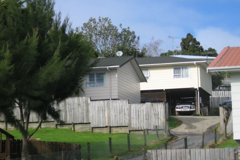 Photo of property in 2/28 Lilburn Crescent, Massey, Auckland, 0614