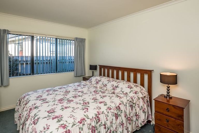 Photo of property in 11 Takahe Drive, Paraparaumu Beach, Paraparaumu, 5032