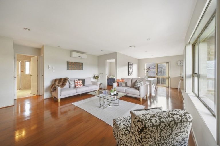 Photo of property in 7 John Broad Place, Flat Bush, Auckland, 2019