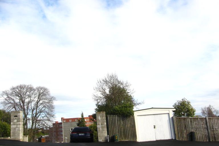 Photo of property in 6 Hackthorne Road, Cashmere, Christchurch, 8022