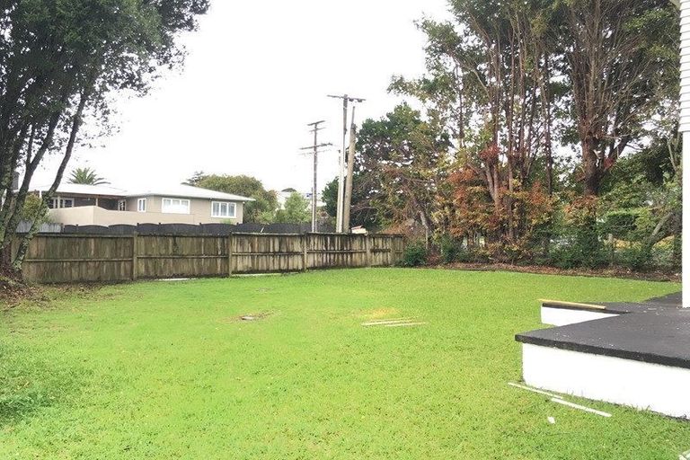Photo of property in 16 Geordie Street, Henderson, Auckland, 0612