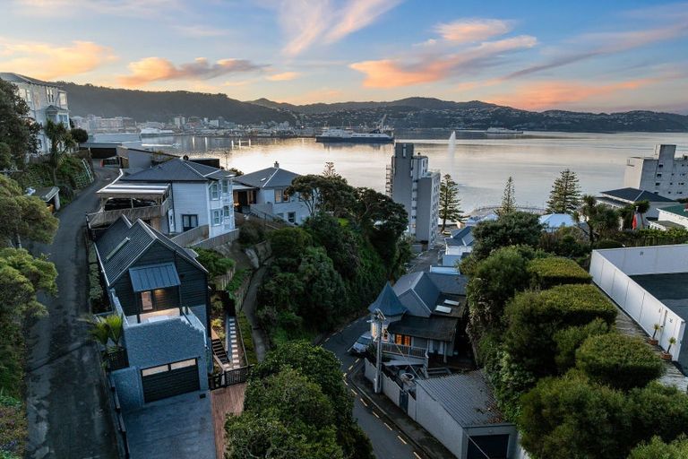 Photo of property in 28 Hay Street, Oriental Bay, Wellington, 6011