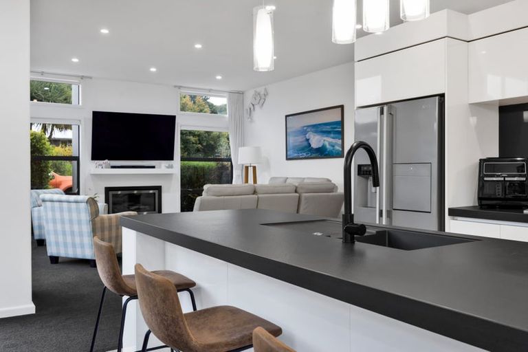 Photo of property in 91a Karina Road, Merrilands, New Plymouth, 4312