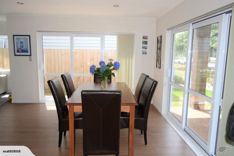 Photo of property in 10 Tarapiroe Avenue, Takanini, 2112