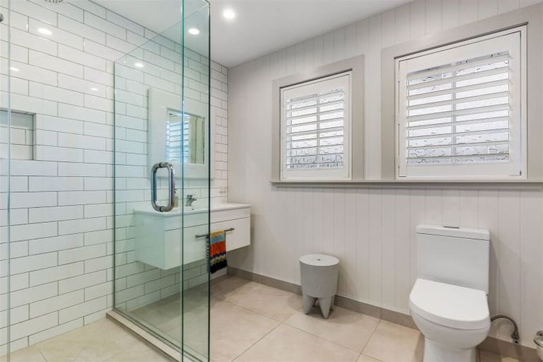 Photo of property in 1/9 Stanley Avenue, Milford, Auckland, 0620