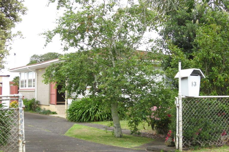 Photo of property in 13 Muir Avenue, Mangere Bridge, Auckland, 2022