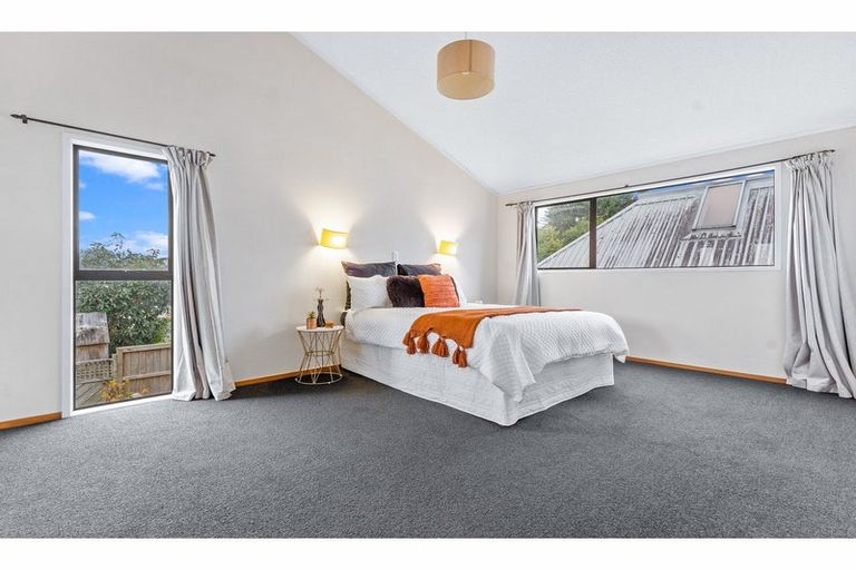 Photo of property in 2/58 Hillcrest Avenue, Hillcrest, Auckland, 0627