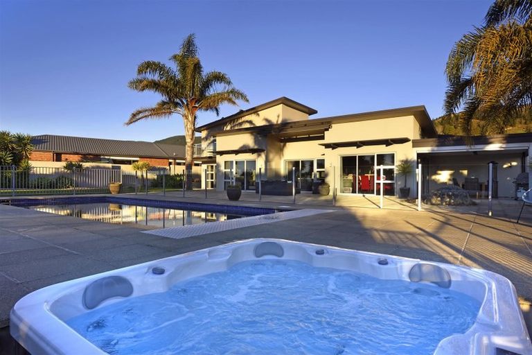 Photo of property in 18 Highfield Grove, Richmond, 7020