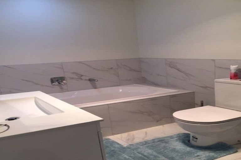 Photo of property in 7 Sophie Lane, Henderson, Auckland, 0612