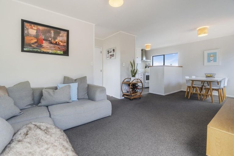 Photo of property in 6 Mona Vale, West Harbour, Auckland, 0618