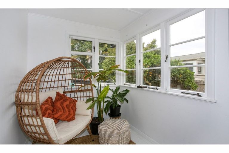 Photo of property in 43 Takanini Road, Takanini, 2112