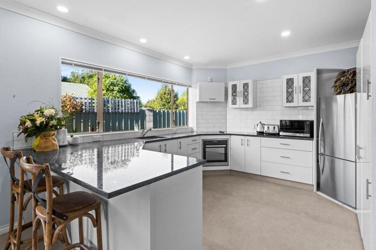 Photo of property in 59 Whiting Crescent, Greenmeadows, Napier, 4112