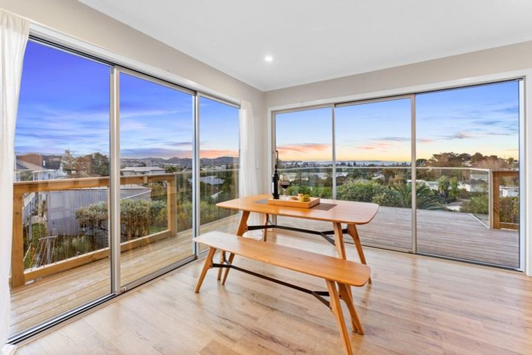 Photo of property in 2/17 Moffat Road, Red Beach, 0932