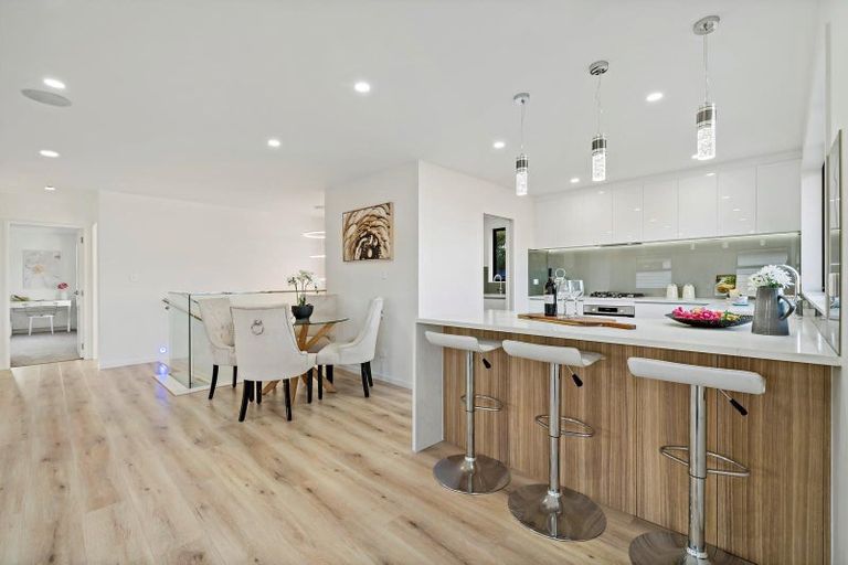 Photo of property in 11 Tawapou Close, Massey, 0614
