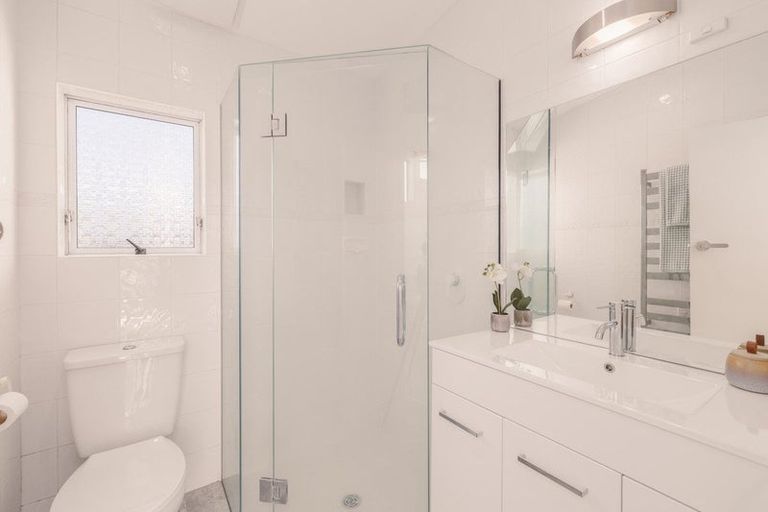 Photo of property in 20 Derrett Place, Saint Martins, Christchurch, 8022