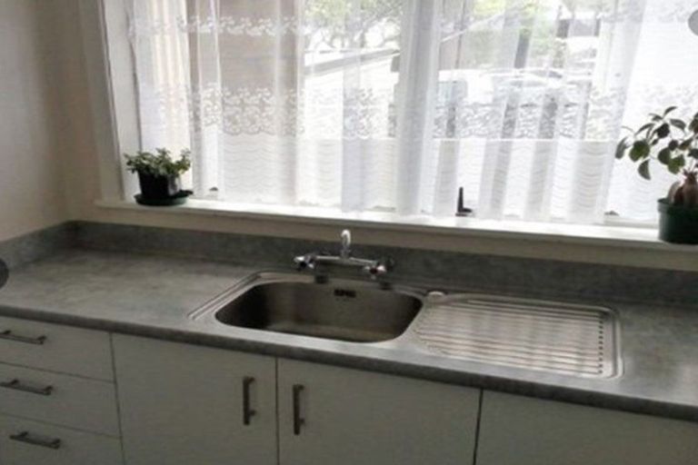 Photo of property in 1/378 Devon Street East, Strandon, New Plymouth, 4312