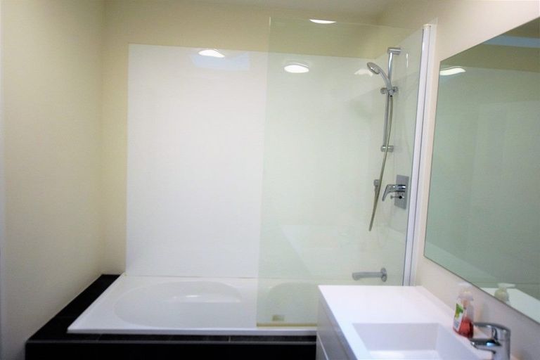 Photo of property in 75 Grove Road, Papakura, 2110