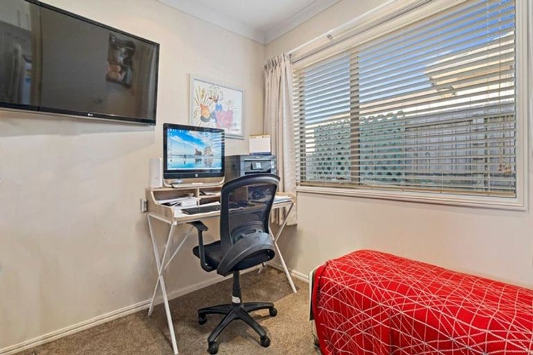 Photo of property in 8 Utopia Park Heights, Welcome Bay, Tauranga, 3112