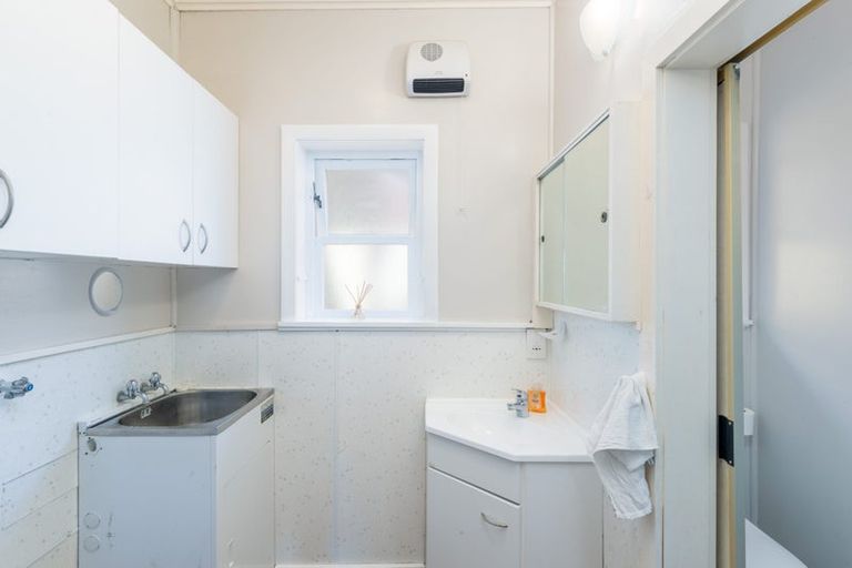 Photo of property in 38 Wainui Road, Waiwhetu, Lower Hutt, 5010