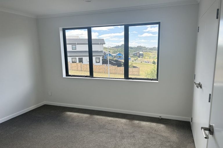 Photo of property in 41 Kikorangi Drive, Wainui, 0992