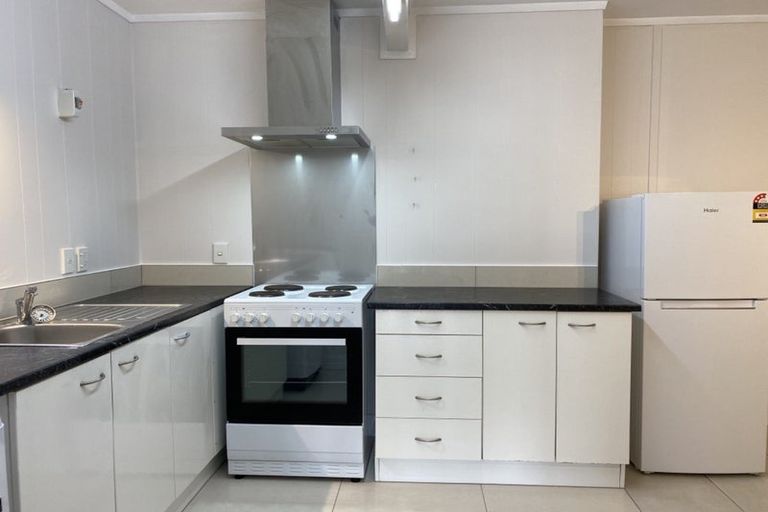 Photo of property in 4 Hillview Crescent, Paparangi, Wellington, 6037