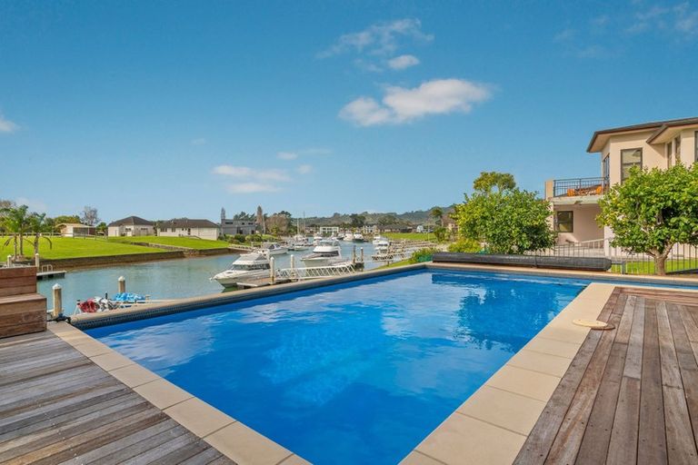 Photo of property in 8 Hei Esplanade, Whitianga, 3510