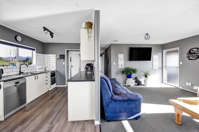 Photo of property in 1 Raunui Crescent, Inglewood, 4330