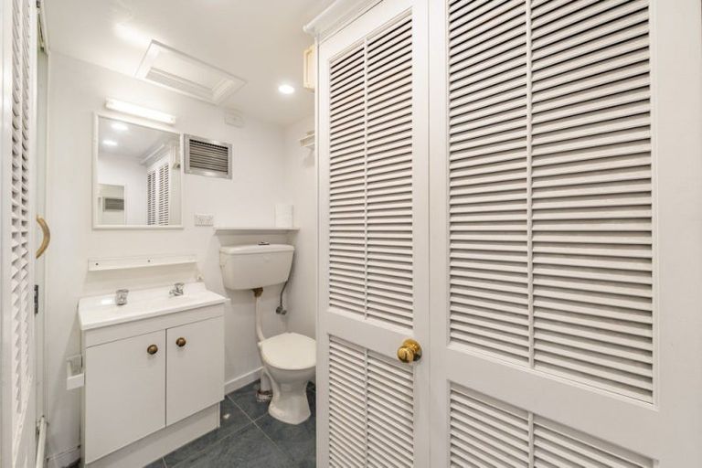 Photo of property in Grosvenor Flats, 19 Cottleville Terrace, Thorndon, Wellington, 6011