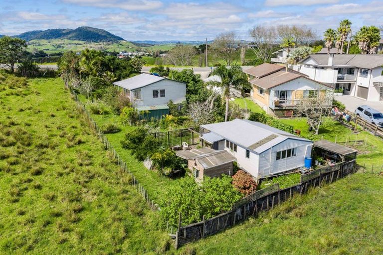 Photo of property in 64 Gorge Road, Maungaturoto, 0520