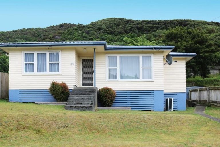 Photo of property in 49 Judd Crescent, Naenae, Lower Hutt, 5011