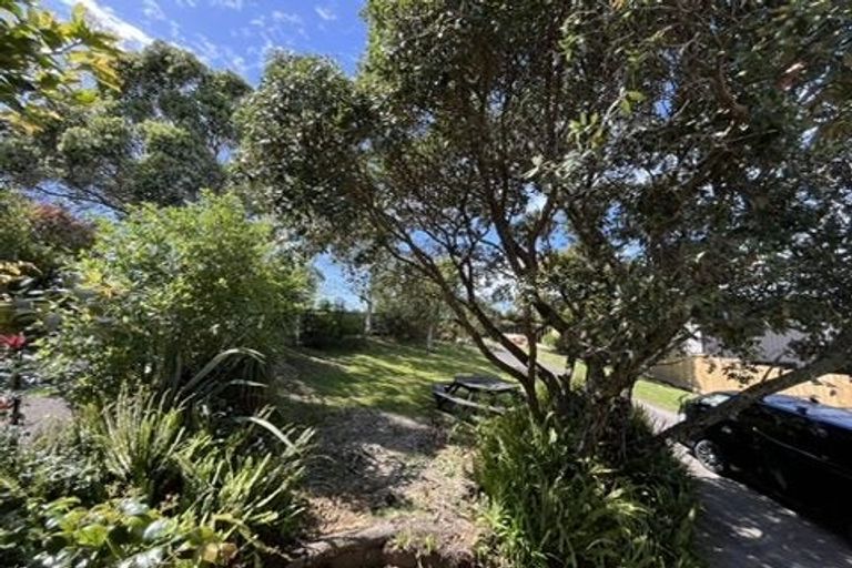 Photo of property in 25 Geoffrey Road, Torbay, Auckland, 0630